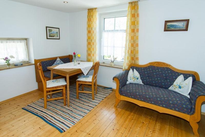 Cafe Chiemgau Und Gaestehaus Ruhpolding Bagian luar foto