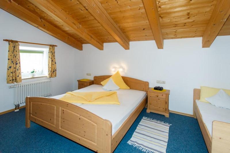 Cafe Chiemgau Und Gaestehaus Ruhpolding Bagian luar foto