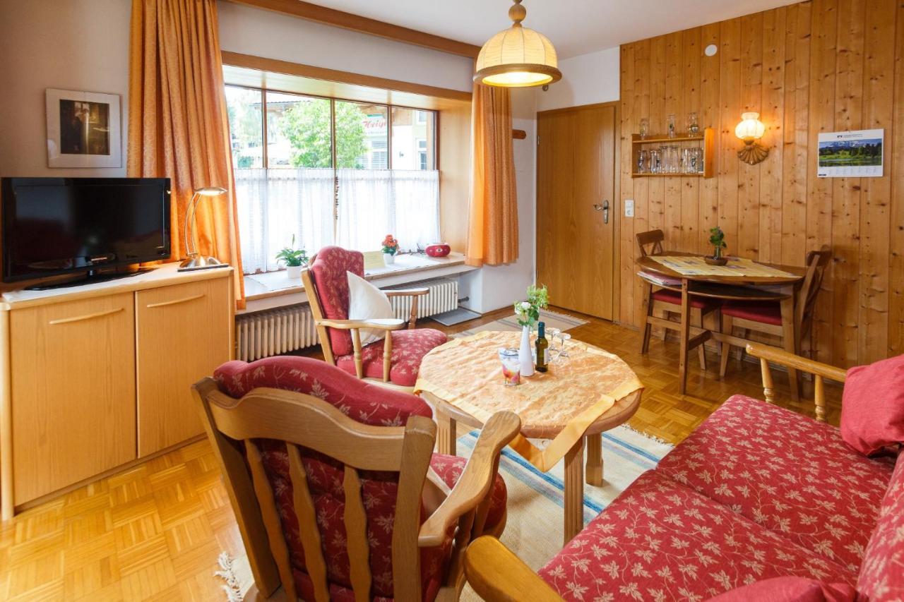 Cafe Chiemgau Und Gaestehaus Ruhpolding Bagian luar foto