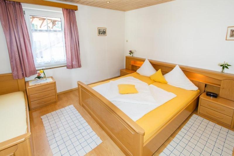 Cafe Chiemgau Und Gaestehaus Ruhpolding Bagian luar foto