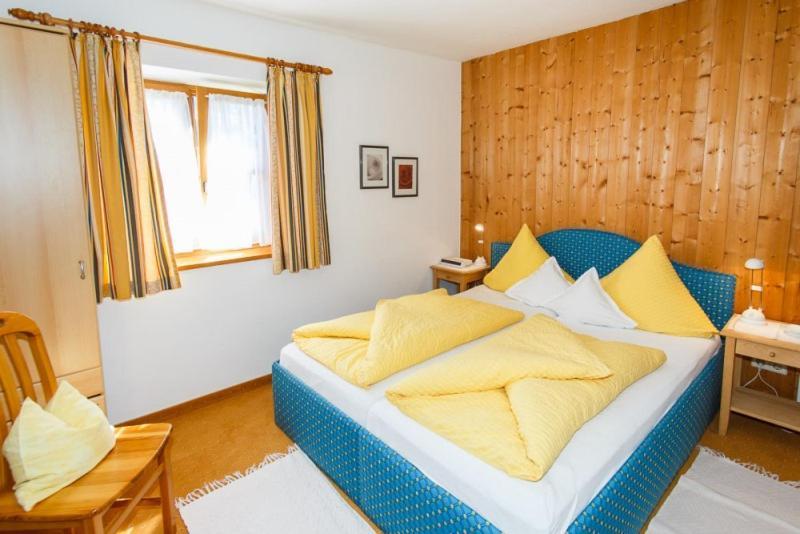 Cafe Chiemgau Und Gaestehaus Ruhpolding Bagian luar foto