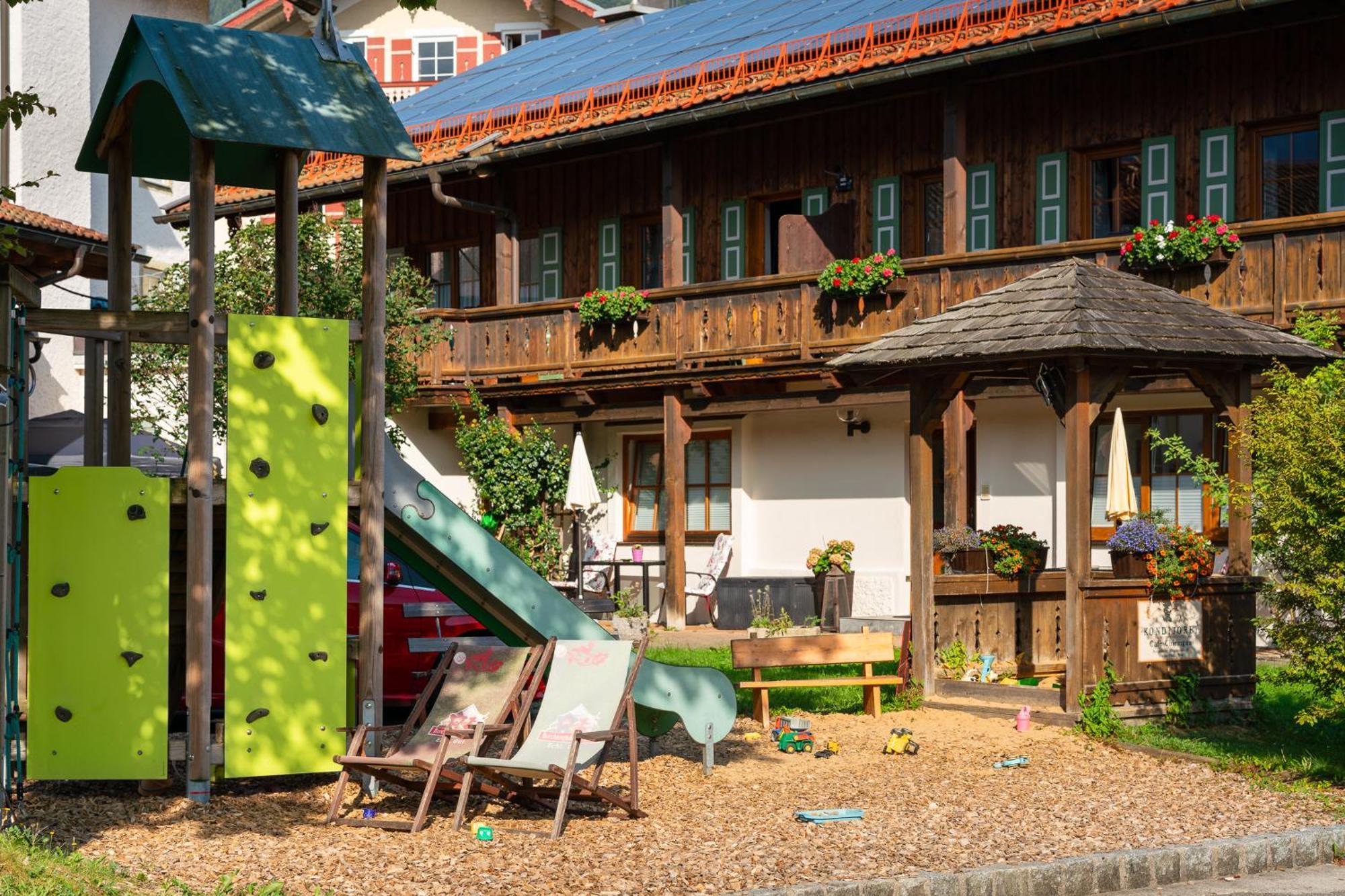 Cafe Chiemgau Und Gaestehaus Ruhpolding Bagian luar foto